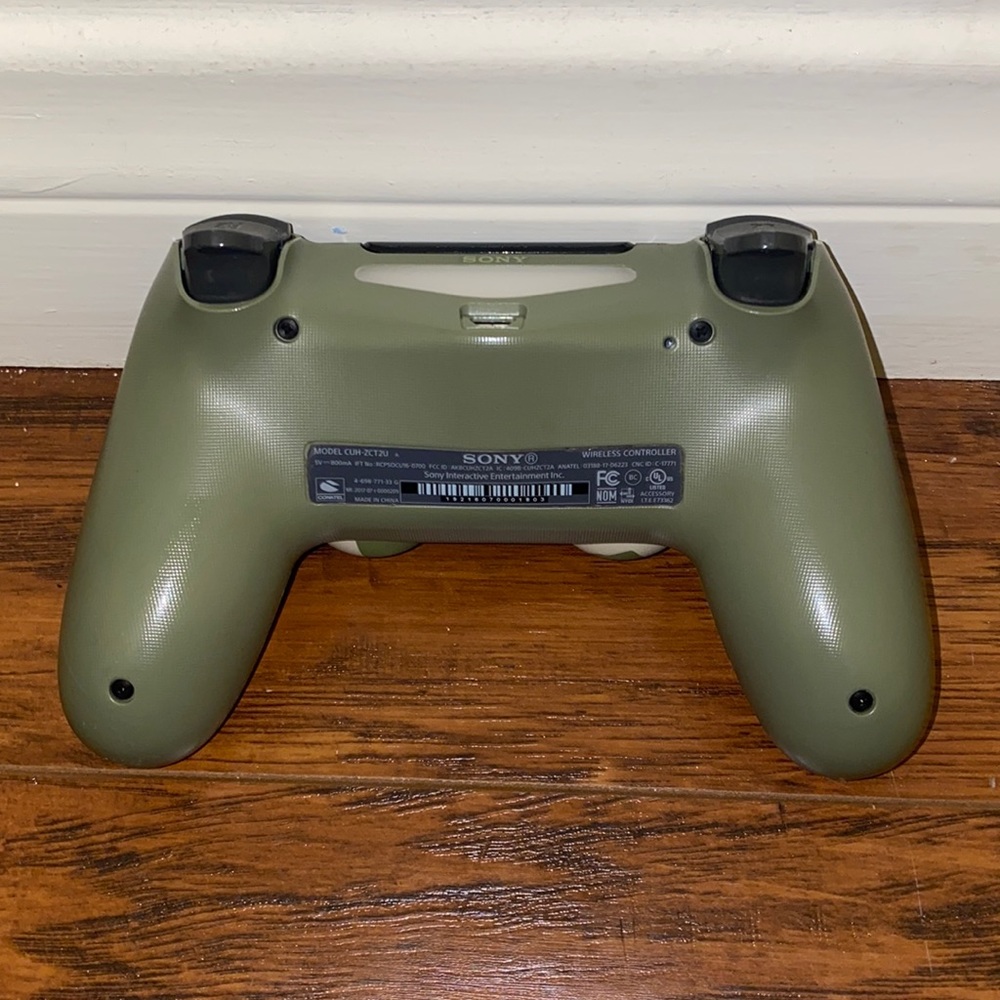 Playstation 4 Wireless Controller - Picture 2 of 2